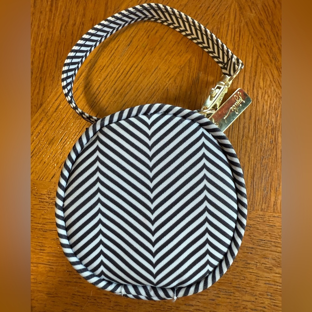 JUJUBE Pacifier Case - Picture 2 of 3